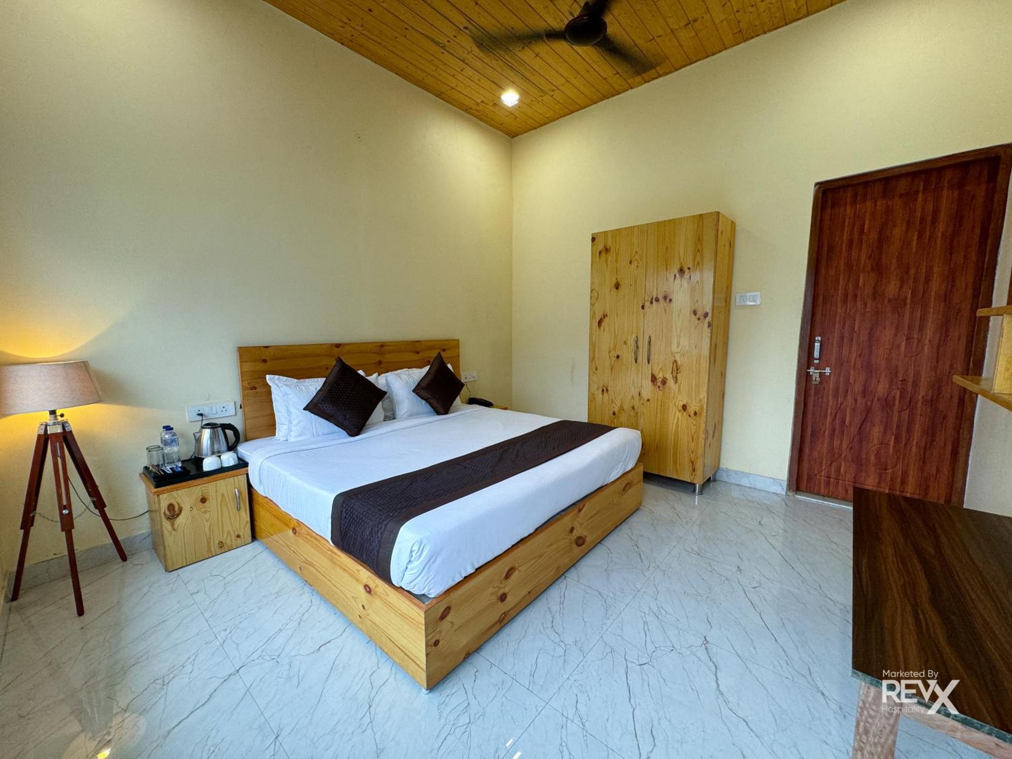 Отель The Leisure Cave On The Ganges Ришикеш Экстерьер фото